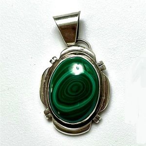 Signed - Cecil Sanders,Elegant Vintage 1980s Sterling Malachite Pendant